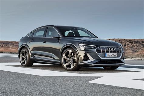 [update]Audi e-Tron S Sportback apresentado | Quatro rodas e um volante!