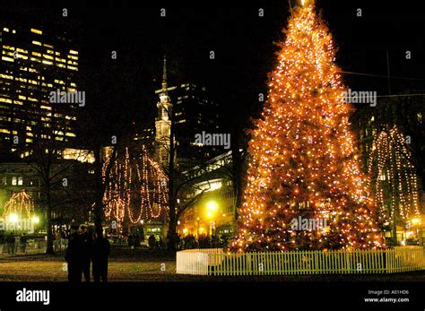 Boston christmas lights hi-res stock photography and images - Alamy