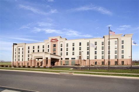 HAMPTON INN & SUITES CHARLES TOWN $138 ($̶1̶5̶9̶) - Updated 2023 Prices & Hotel Reviews - WV