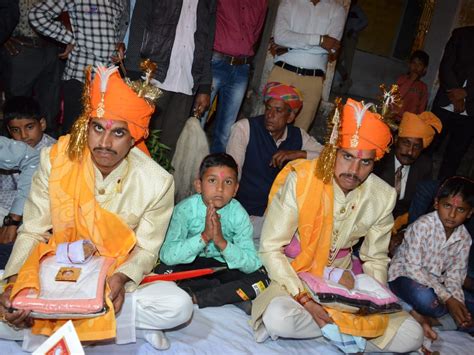 Married with 1 rupee and coconut, the groom returned the amount of 5 lakh rupees for the tika ...