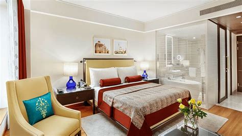 5 Star Deluxe Rooms in Delhi | The Oberoi, New Delhi