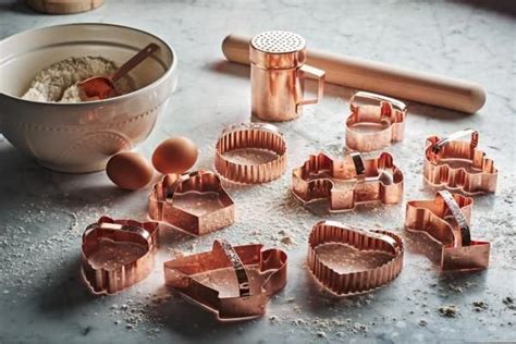 Bring the copper trend into your kitchen with our bakeware. #kitchenhacks | Cool kitchens ...