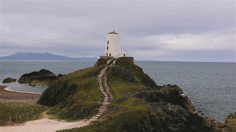 How to Visit Tŵr Mawr Lighthouse and Ynys Llandwyn Island