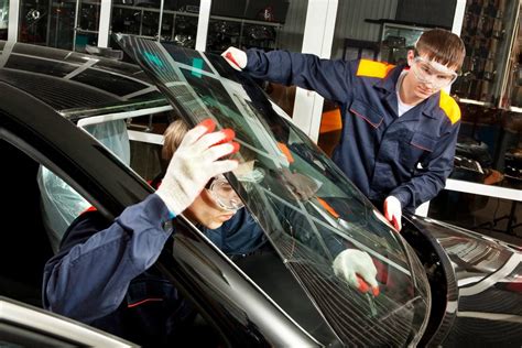 24 Hour Auto Glass Replacement - Where to Get It Now