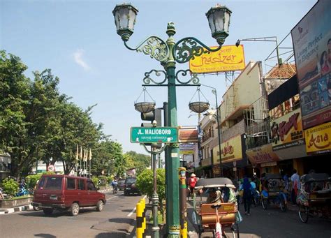 MALIOBORO STREET (Jalan Malioboro) – Yogyakarta (Jogja) backpacker's ...