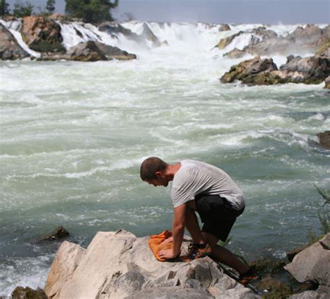 Scrubba Wash Bag Is A Great Alternative to Hand Washing for Travelers ...