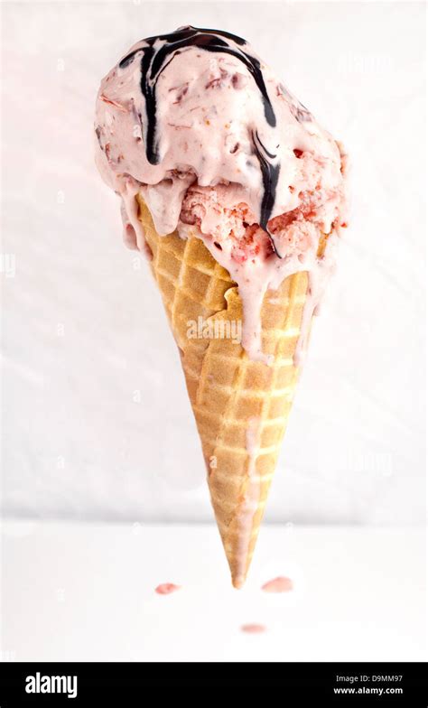 Melting ice cream Stock Photo - Alamy