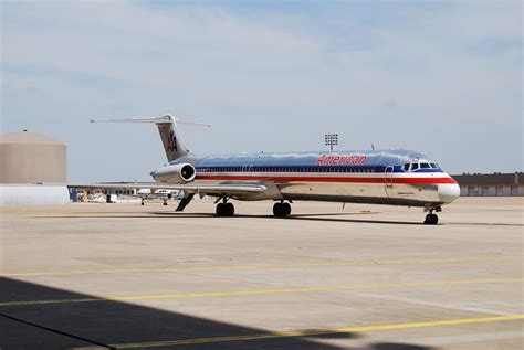 American Airlines Fleet McDonnell Douglas MD-80 Details and Pictures