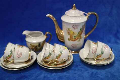 Lot - JAPANESE TEA SET