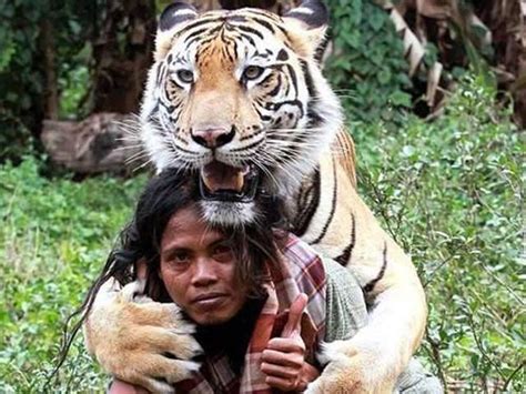 25 Incredible Photos Showing The Friendship Between Humans And Animals | Funzug.com