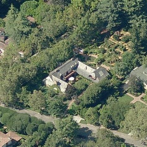 Steve Jobs' House (former) in Palo Alto, CA (Google Maps)