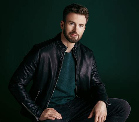 Photographer says Chris Evans is "Simple, down to earth" during Smart photoshoot - PeopleAsia