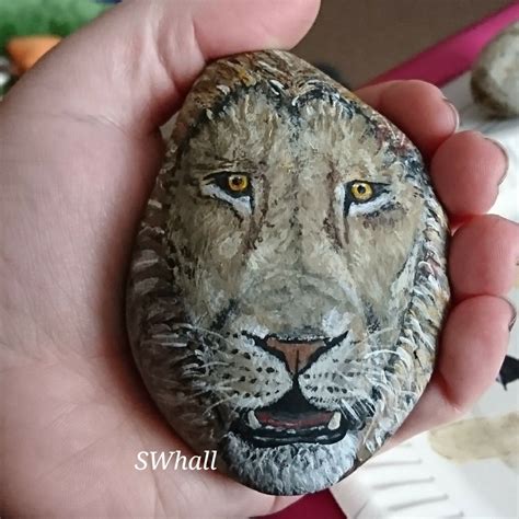 Painted rocks Lion