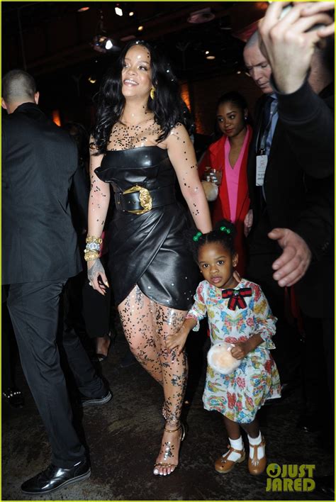 Rihanna Plays with Adorable Niece Majesty at Makeup Launch: Photo ...