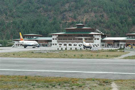 Paro airport | 27/04/2007 Paro (PBH/ VQPR) Airport terminal | Christian Hanuise | Flickr