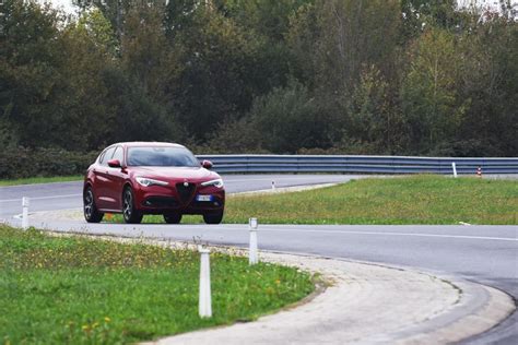 2020 Alfa Romeo Stelvio #569216 - Best quality free high resolution car images - mad4wheels