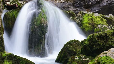 Waterfalls in Meditation Music to Relax Mind Body & Soul - YouTube