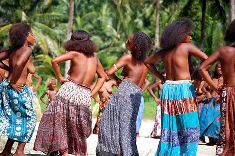 Solomon Islands | The 'Woman' dance. Enticing, and they had … | Flickr