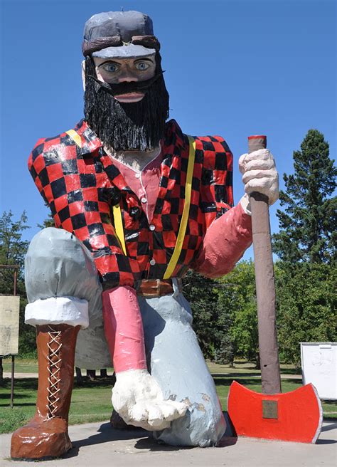 Minnesota Paul Bunyan Statues | RoadsideArchitecture.com