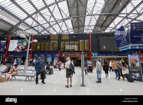 Liverpool lime street station England UK Stock Photo, Royalty Free ...