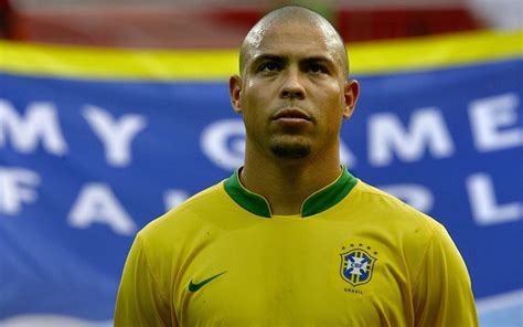 10 Best Remarkable Brazilian Football Players of All Time - PhreeSite.com