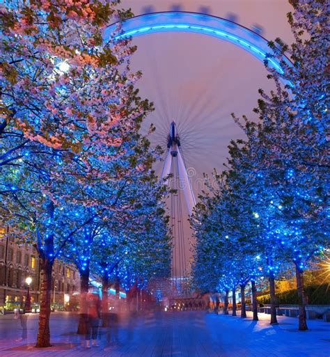 London eye at night editorial stock image. Image of olympic - 31125984