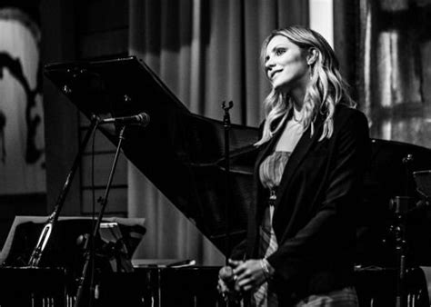 🎼 Katharine McPhee singing at the Vibrato in LA. April 12, 2016 | Singing, Katharine mcphee ...