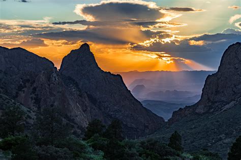 A West Texas sunset view through The Window, Chisos Basin, Big Bend ...