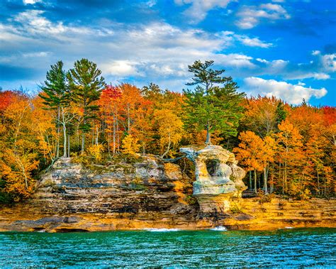 The Best Ways to Experience the Fall Season around Pictured Rocks ...