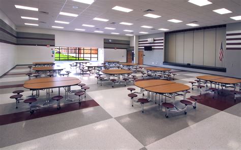 Cafeteria and multi purpose space in a middle school. | BLT Productions