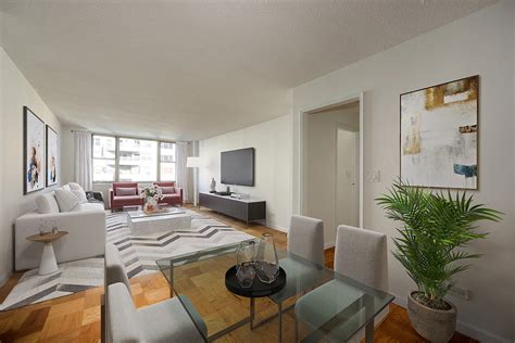 Murray Hill Manor | NO FEE Apartments | Manhattan Skyline