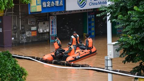 China: Floods force evacuations, destroy property – DW – 06/22/2022