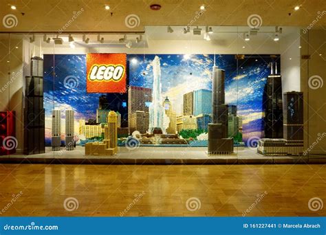 Chicago, IL, USA - May 17, 2019 - LEGO Storefront with Landmarks of ...