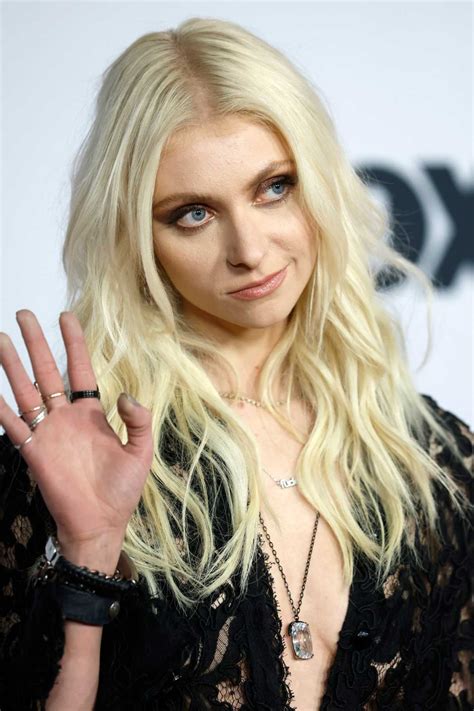 Taylor Momsen Attends 2022 iHeartRadio Music Awards in Los Angeles 03 ...