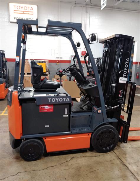 5,000 LBS Cap. Electric Cushion Forklift New 8FBCU25 - Williams Toyota Lift