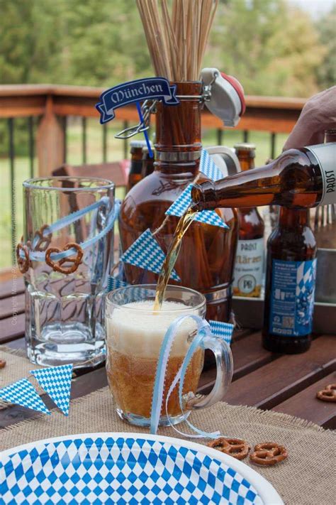 Oktoberfest Party Tablescape - part of Craft Beering's Oktoberfest Bash!