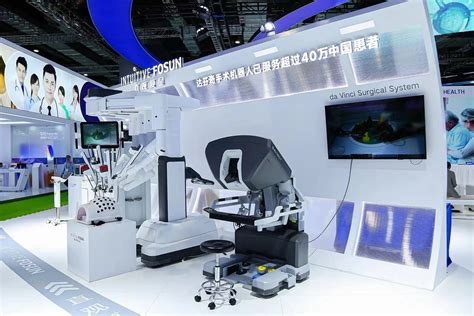 Chinese Doctor Performs World's First Telesurgery From 5000