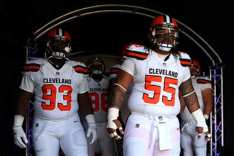 Browns defensive line: Stay or go in 2018?