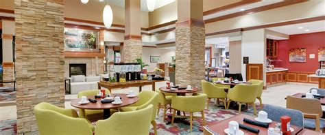 Hilton Garden Inn Milwaukee Airport Dining