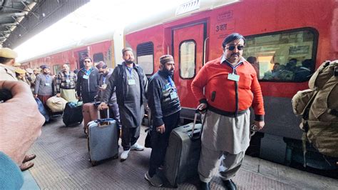 Pakistani devotees seek blessings at Khwaja Moinuddin Chishti’s Urs - TheDailyGuardian