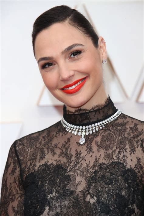 Gal Gadot – Oscars 2020 Red Carpet • CelebMafia