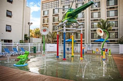 HOLIDAY INN HOTEL & SUITES ANAHEIM - 230 Photos & 333 Reviews - Hotels - 1240 S Walnut, Anaheim ...