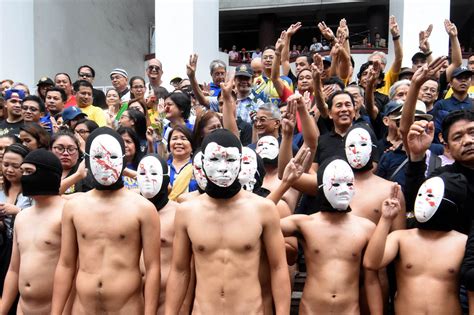 LOOK: Oblation run calls to end wars, not lives