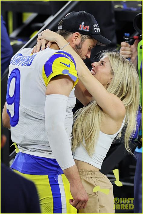 Photo: matthew stafford wife kelly kids celebrate win 01 | Photo ...