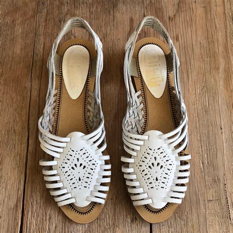 Vtg White Leather Sandal slip on weave Womens vintage 7.5 true | Etsy | White leather sandals ...