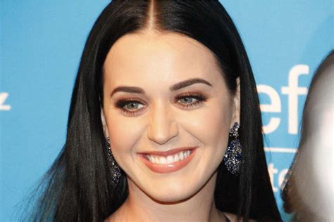 Watch: Katy Perry's eye malfunction sparks wild conspiracy theories [video] - Swisher Post