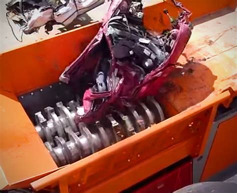 Video Shows a Gigantic Shredding Machine That Devours Whole Cars ...