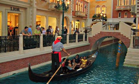 The Venetian, Las Vegas - Gondola prices, Blue Man Group, Shopping | Free-City-Guides.com