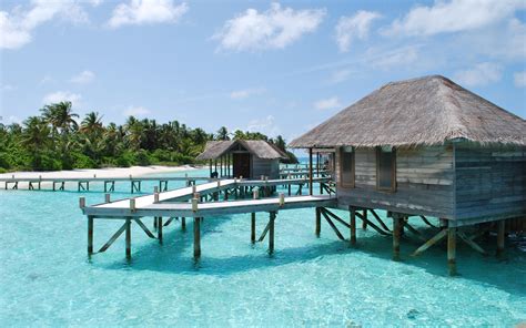 Maldives beach resorts wallpaper | 2560x1600 | #30960