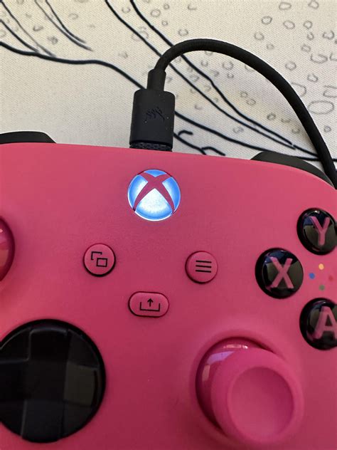 xbox controller light, is it supposed to look like this? : r/xbox